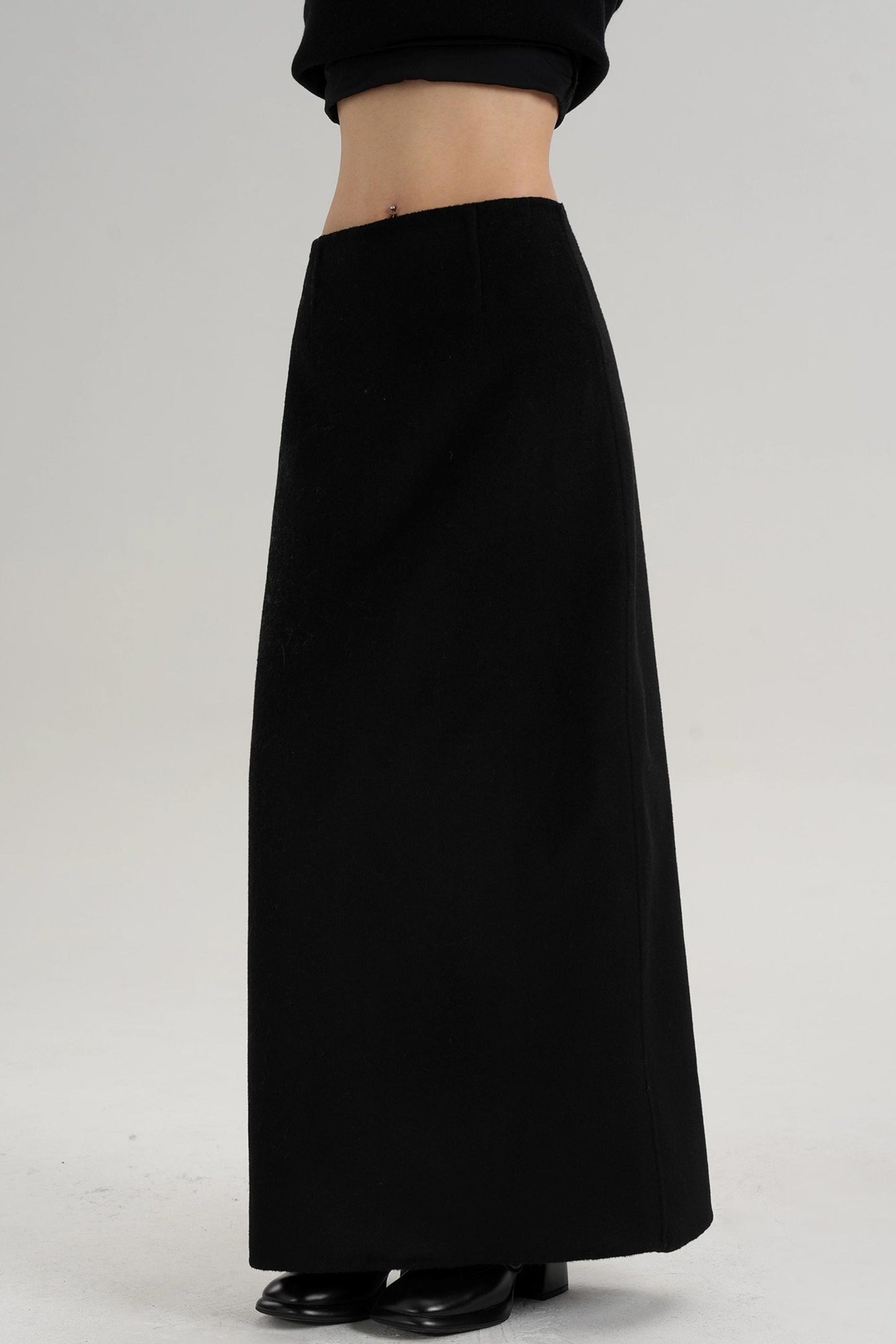 Elegant Wool Pencil Skirt