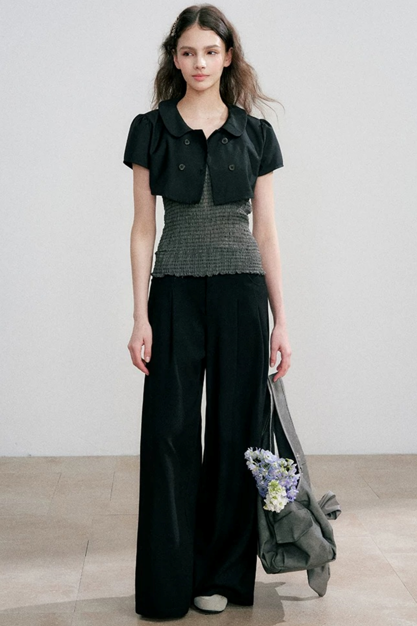 Conjunto de cárdigan y top de tirantes de verano