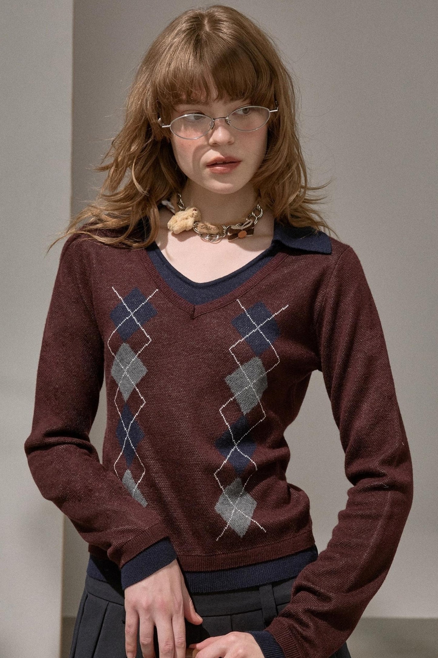 Contrast V-Neck Pullover