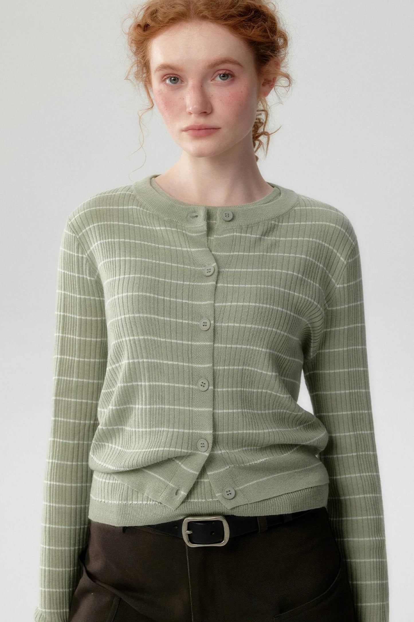 Set top cardigan in lana color muschio chiaro