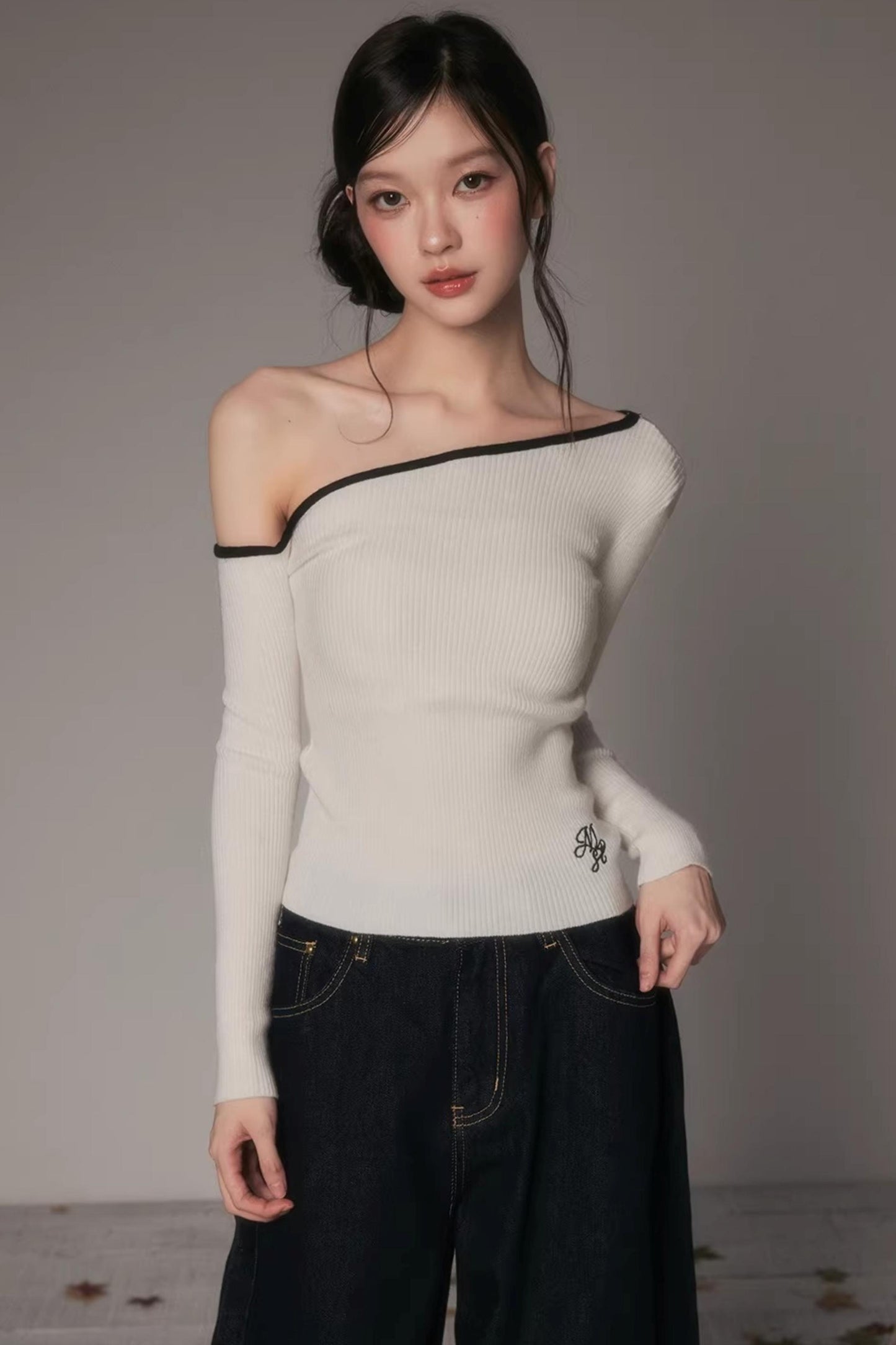 Off-Shoulder Knitted Top