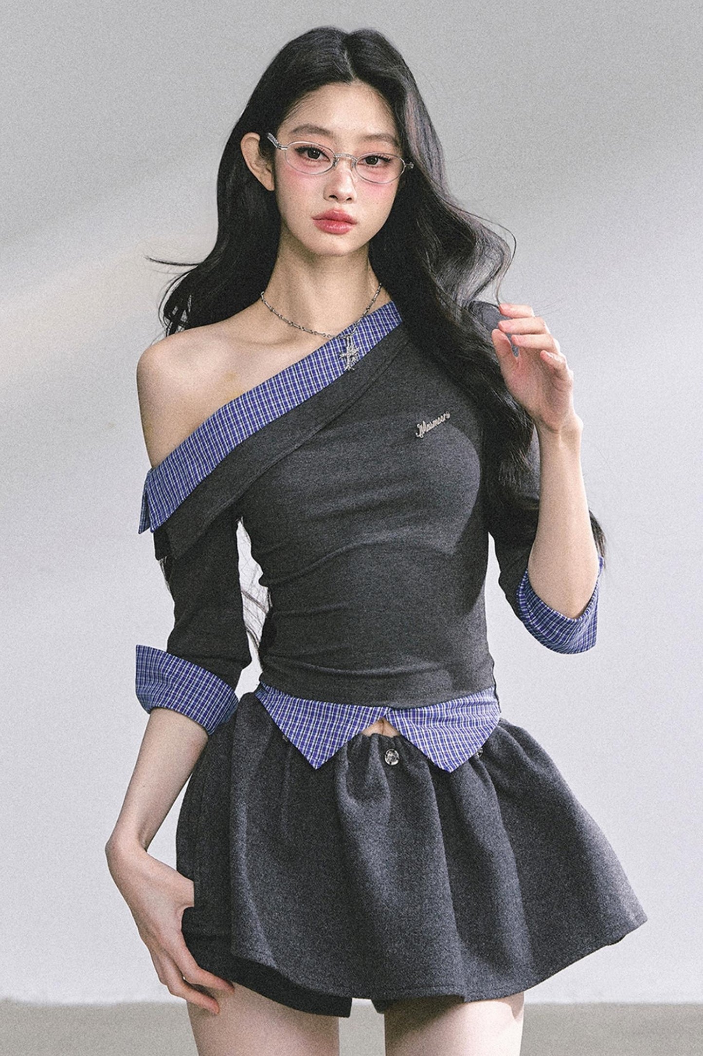 Gray Tone Slanted Shoulder Plaid T-shirt