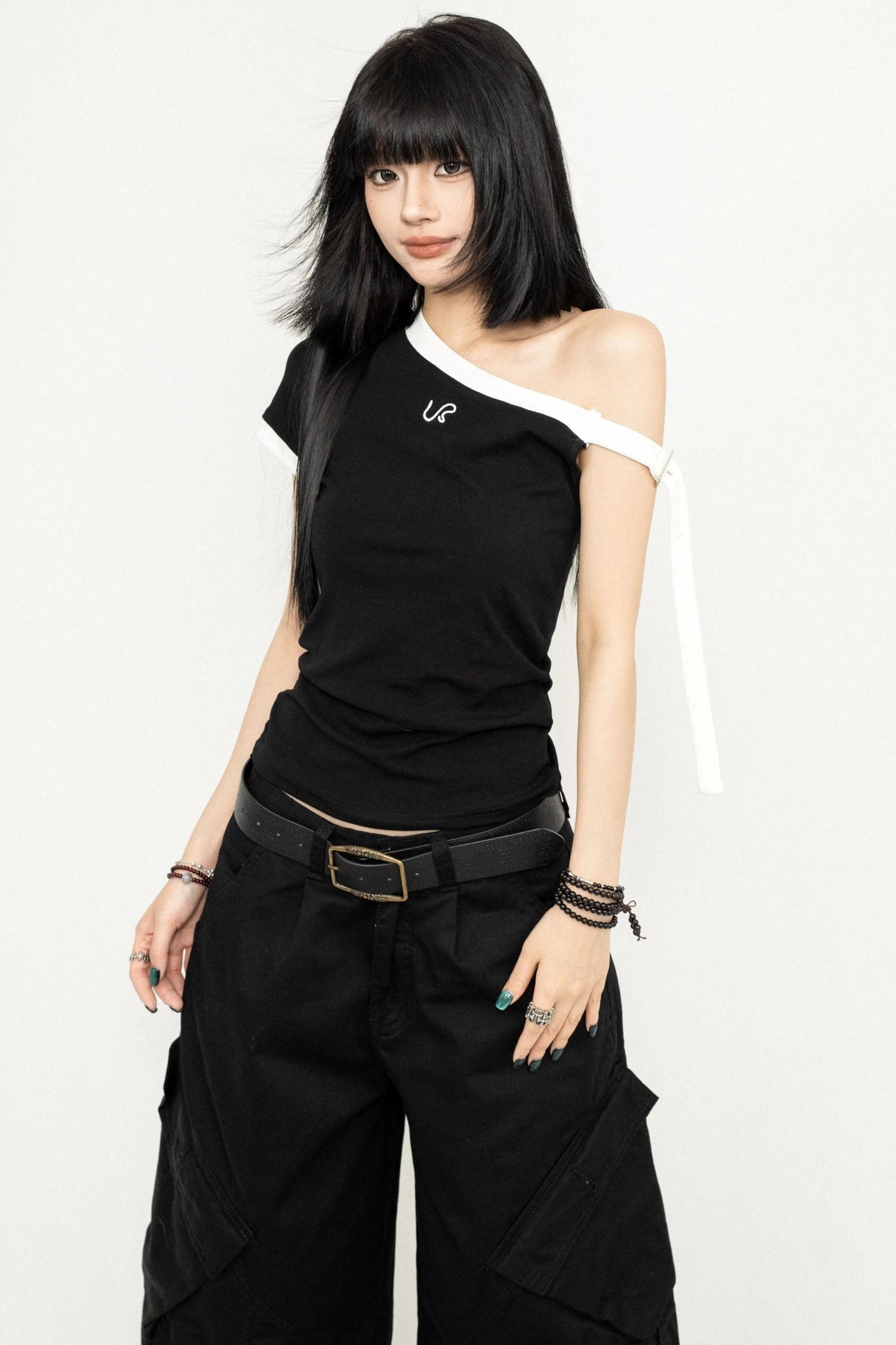Shoulder Luxe Black Tee