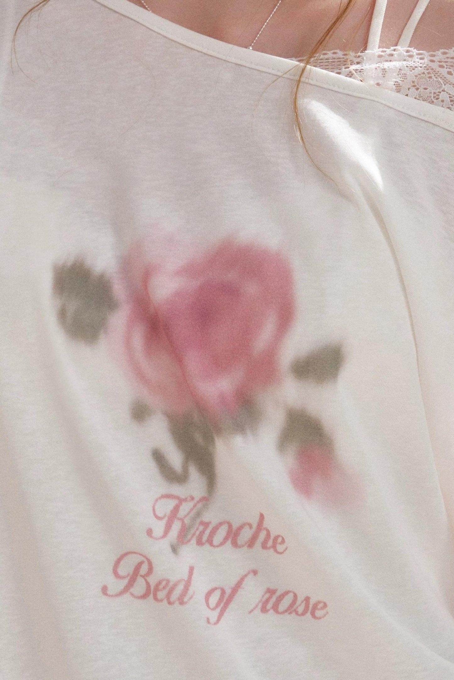 Blusa in Lyocell con Spalle Scoperte e Rose