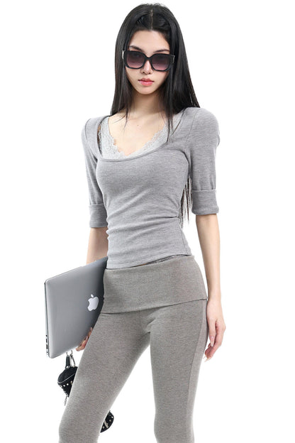 Figurbetontes Oberteil mit Spitzensaum