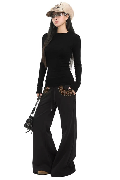 Minimalistischer schwarzer Slim Sweater