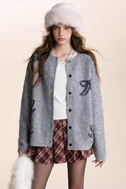 Contrasting Color Bias-Cut Pleated Short Skirt