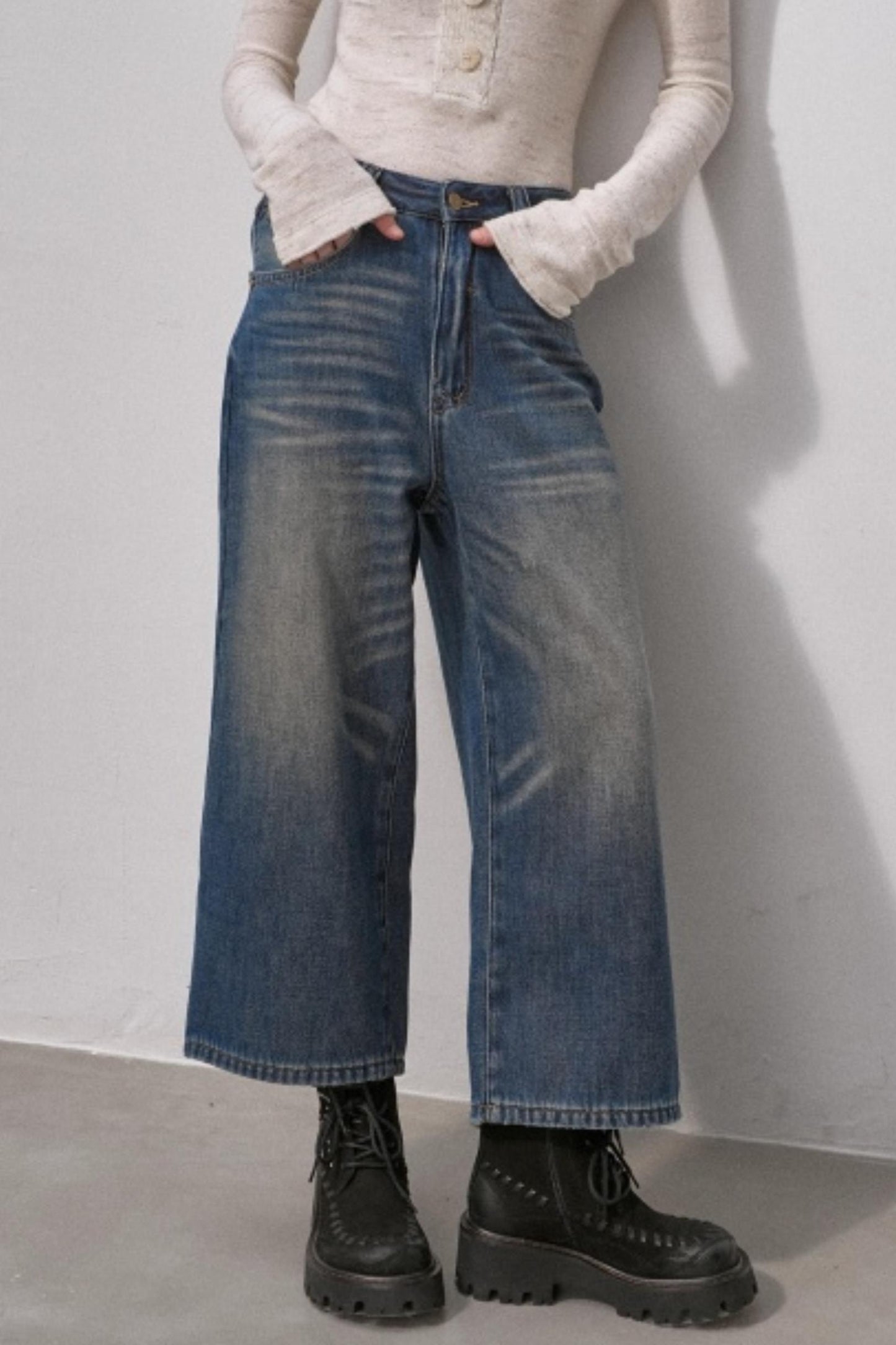 Retro Fleece-Lined Cropped Jeans