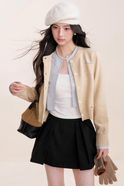 Chic Wool-Blend Cropped Cardigan