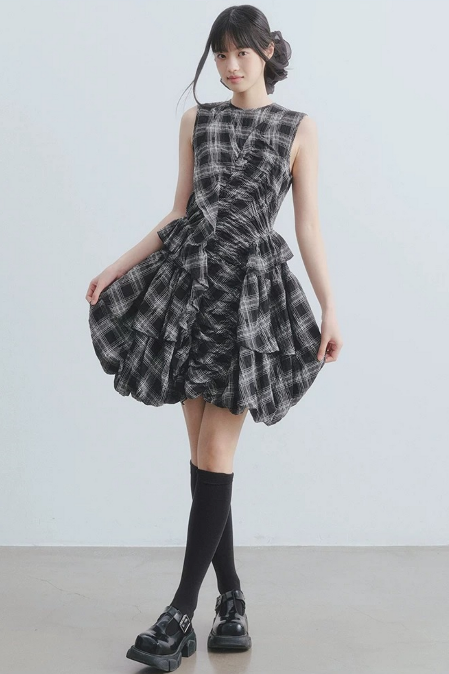 Vestido mate de cuadros con volantes