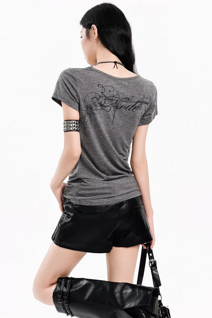 Dunkelgraues Buchstaben-Oberteil