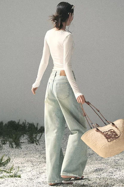 Pantalon en jean bleu clair perlé