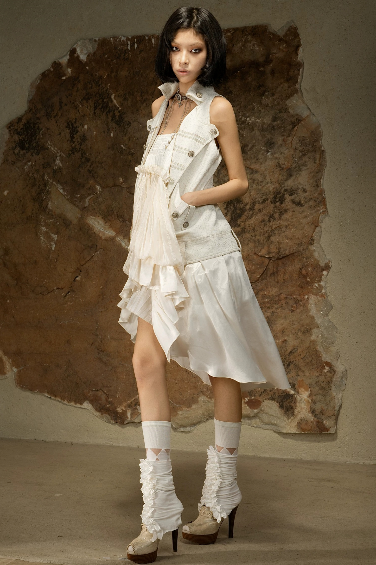 Maglia gotica senza maniche con scollo all’americana