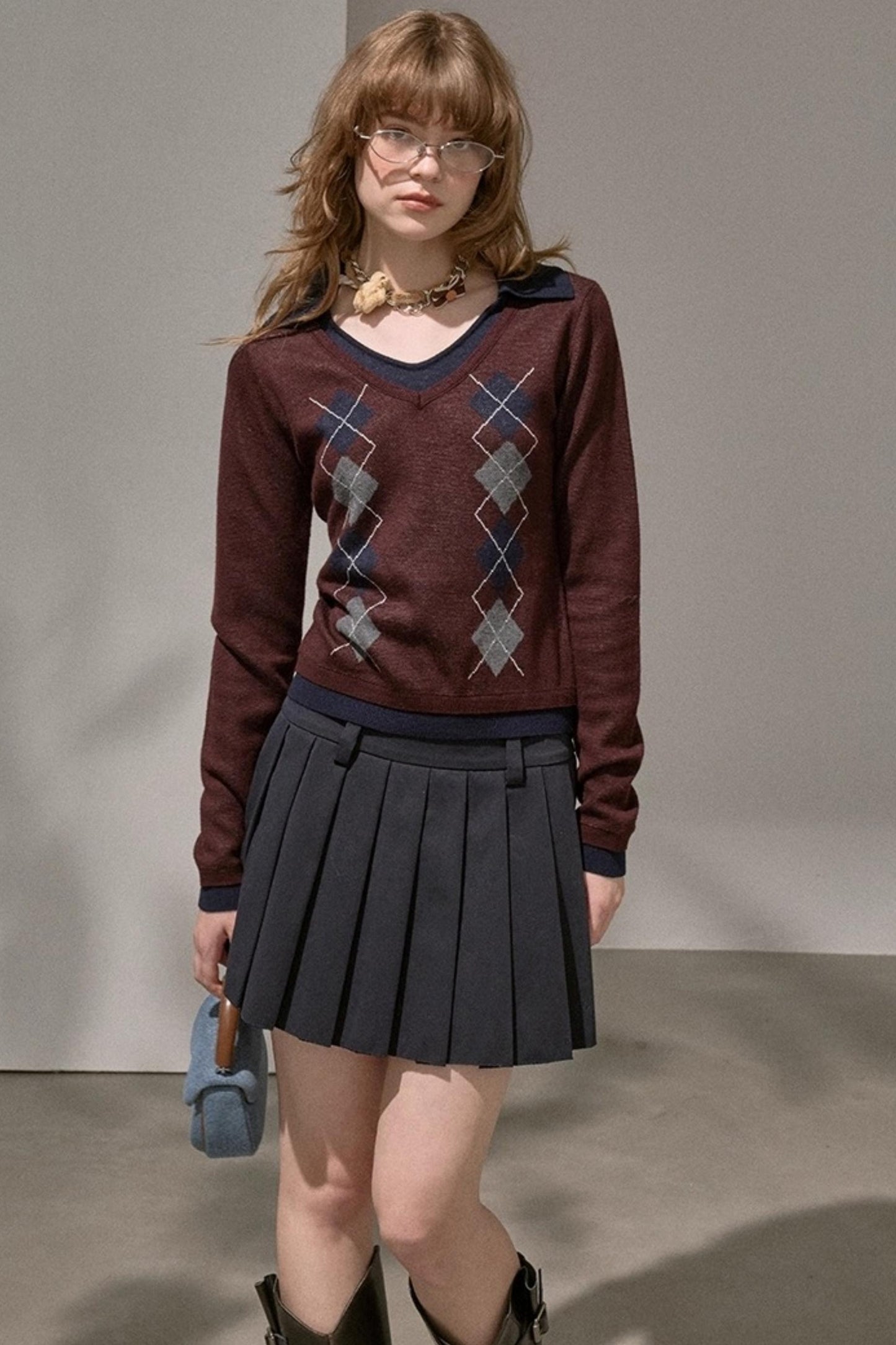 Contrast V-Neck Pullover