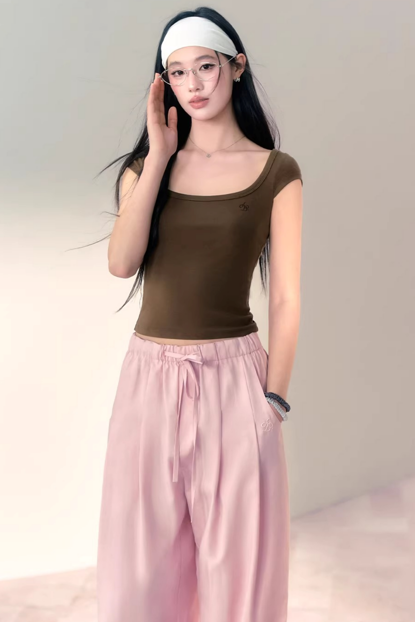 Airy Pleated Balloon Pants