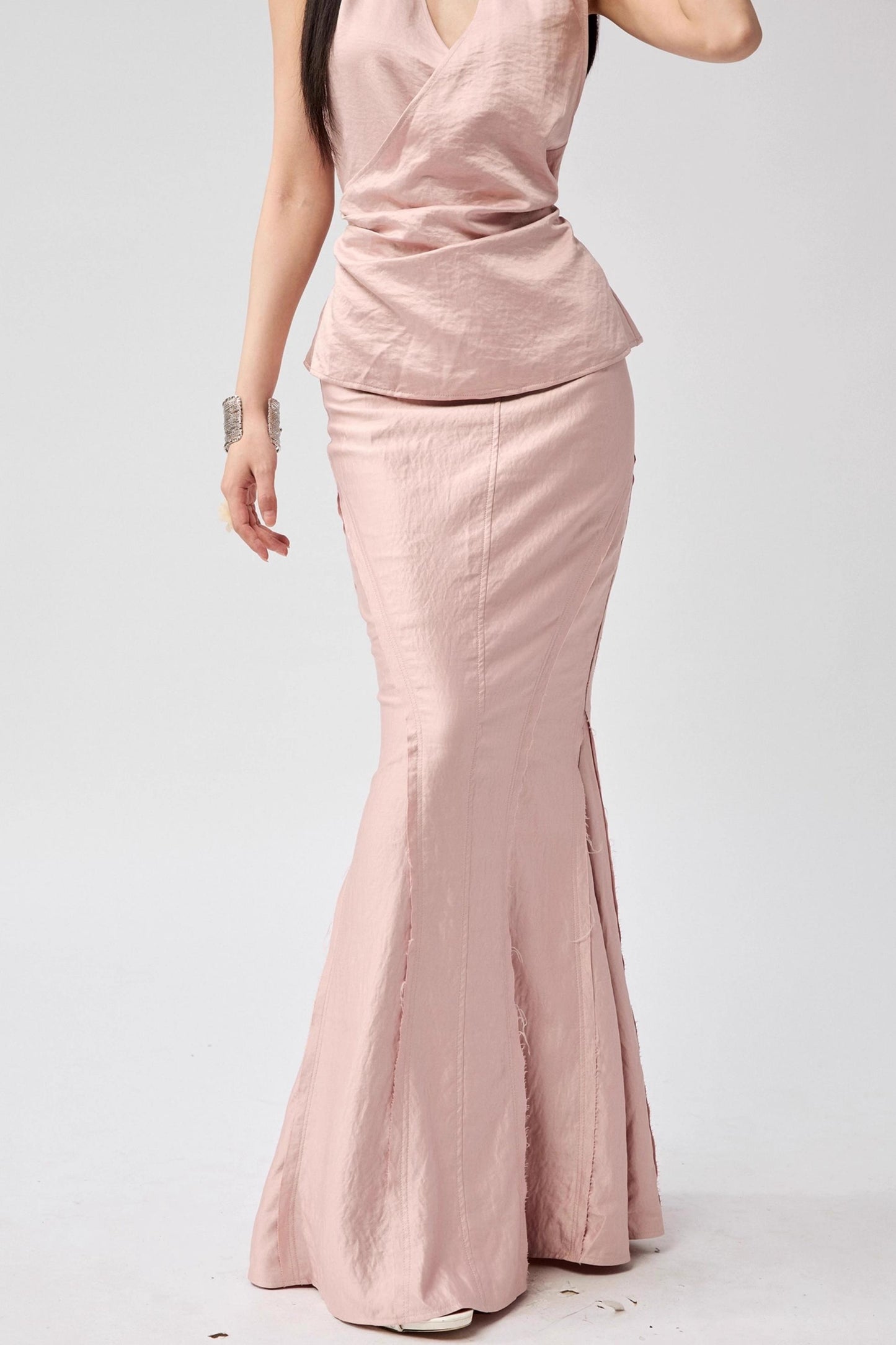 Elegant Edge Skirt Set-Up