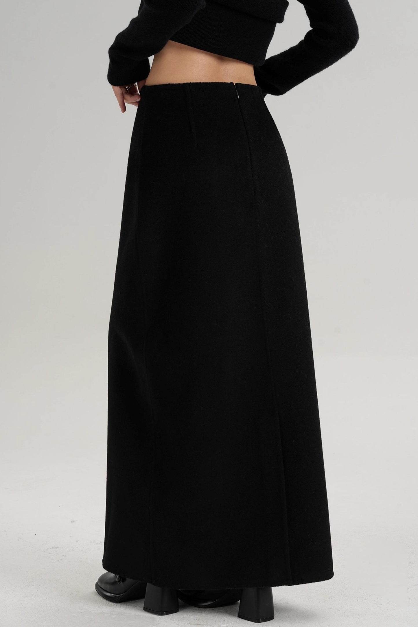 Elegant Wool Pencil Skirt