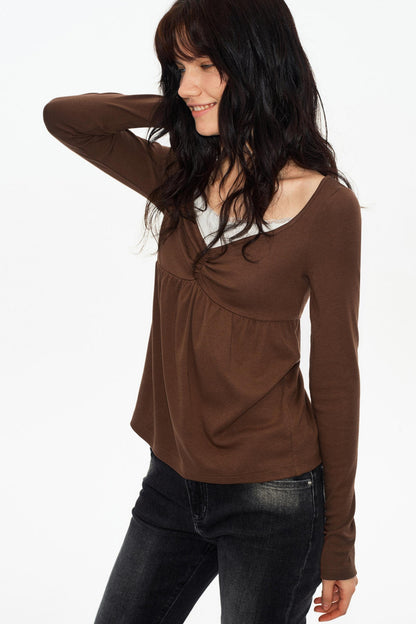 Lace Butterfly Collar Knit Top