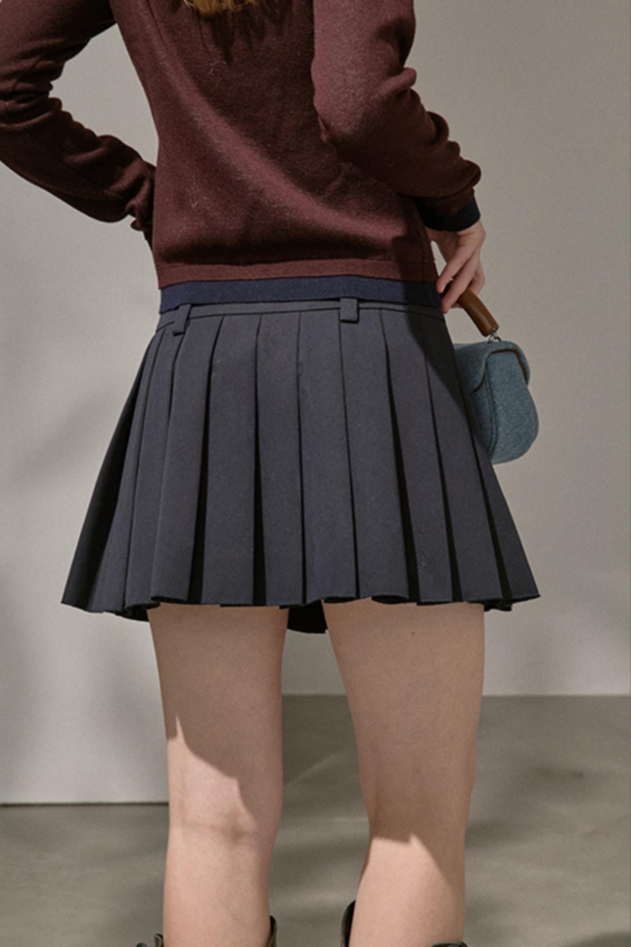 Silk Classic Pleated Puffy Short Skirt