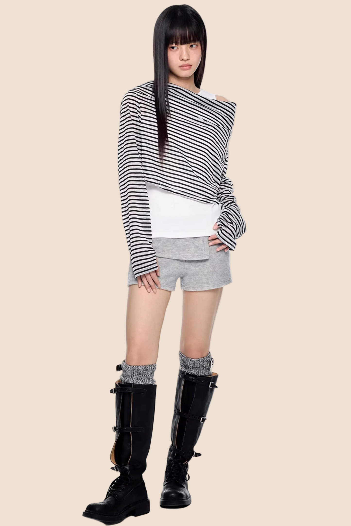 Gestreifte asymmetrische leichte Bluse