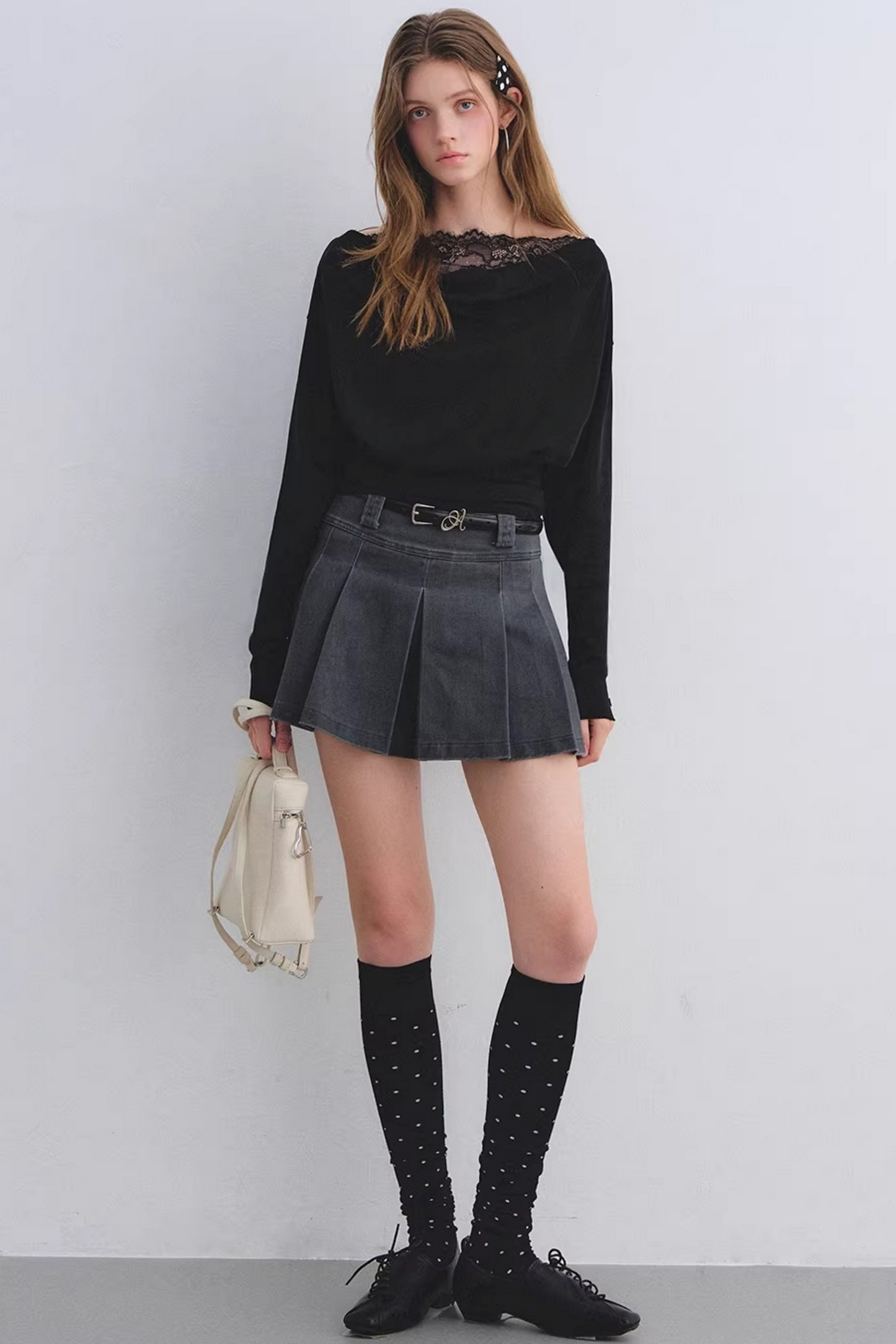 Off-Shoulder-Top mit Spitzeneinsatz