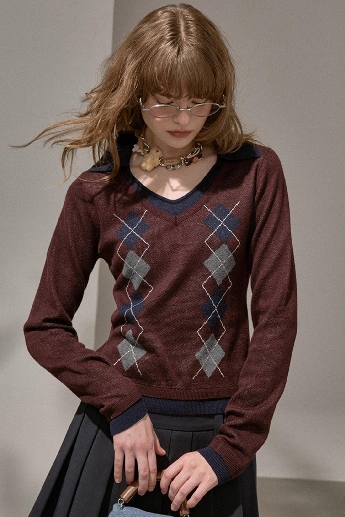 Contrast V-Neck Pullover