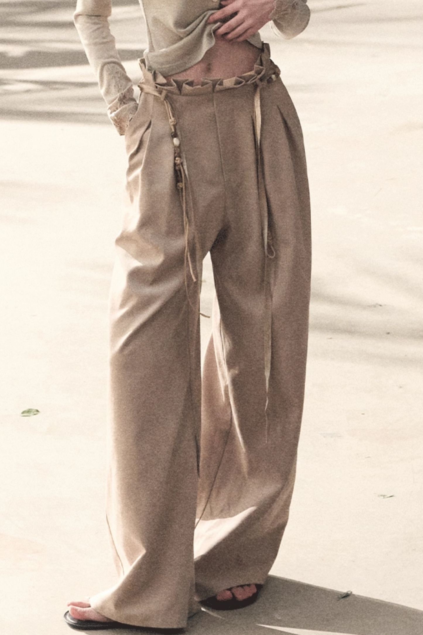 Lange Hose aus plissiertem Mikro-Samt