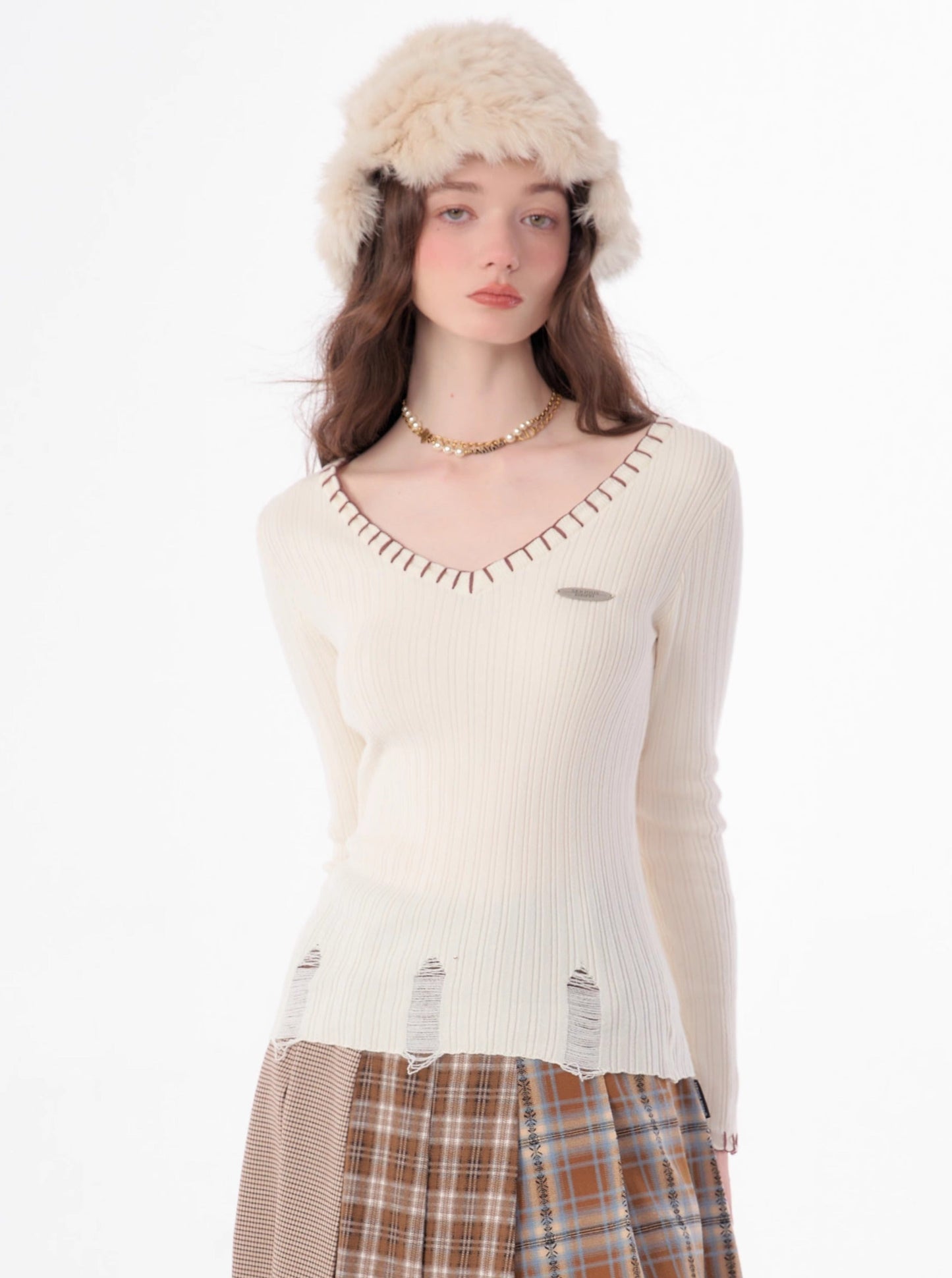 V-neck knit long sleeve T-shirt