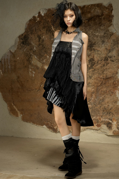 Maglia gotica senza maniche con scollo all’americana