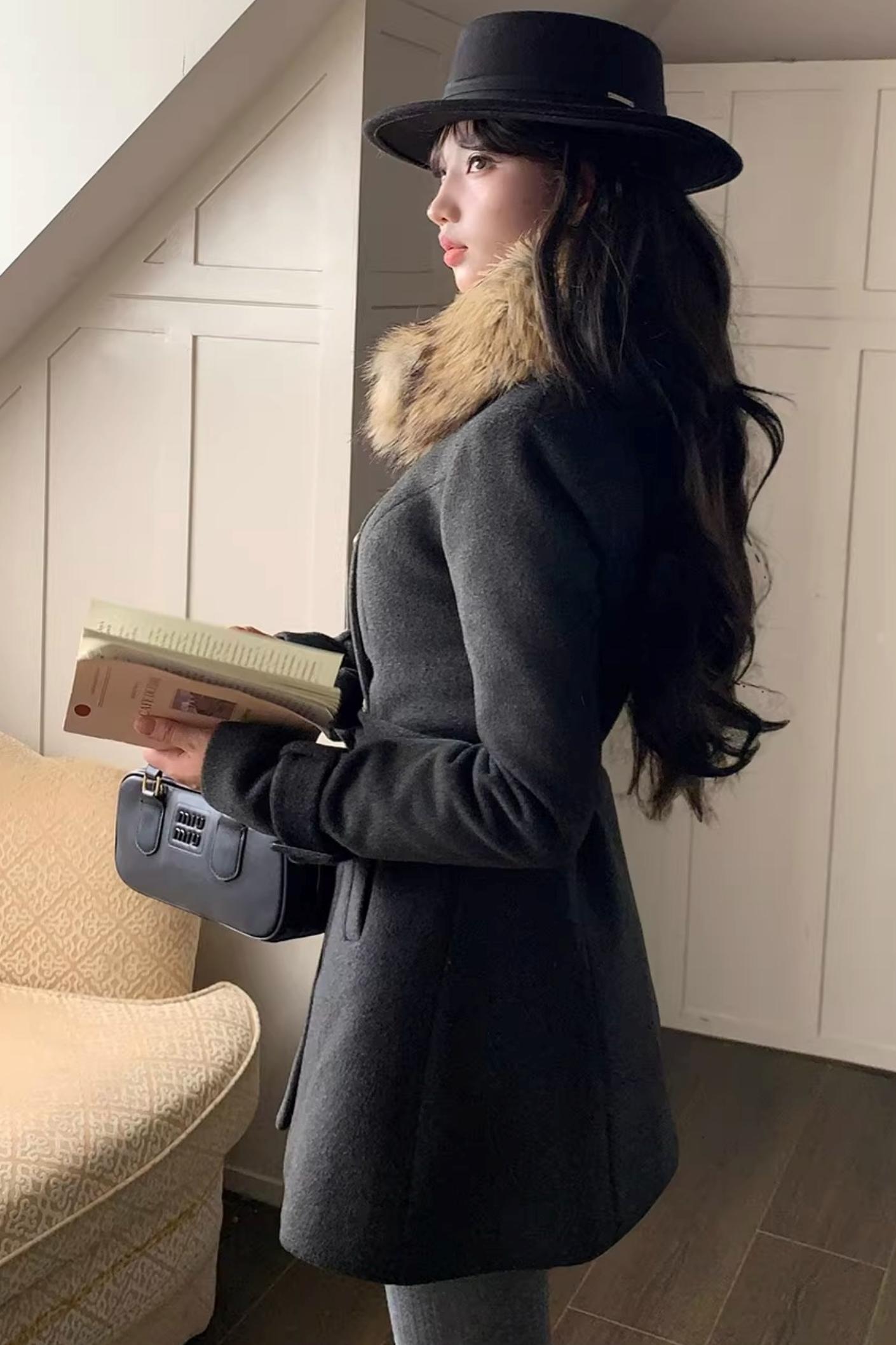 Double-Breasted Woolen Coat Set-Up