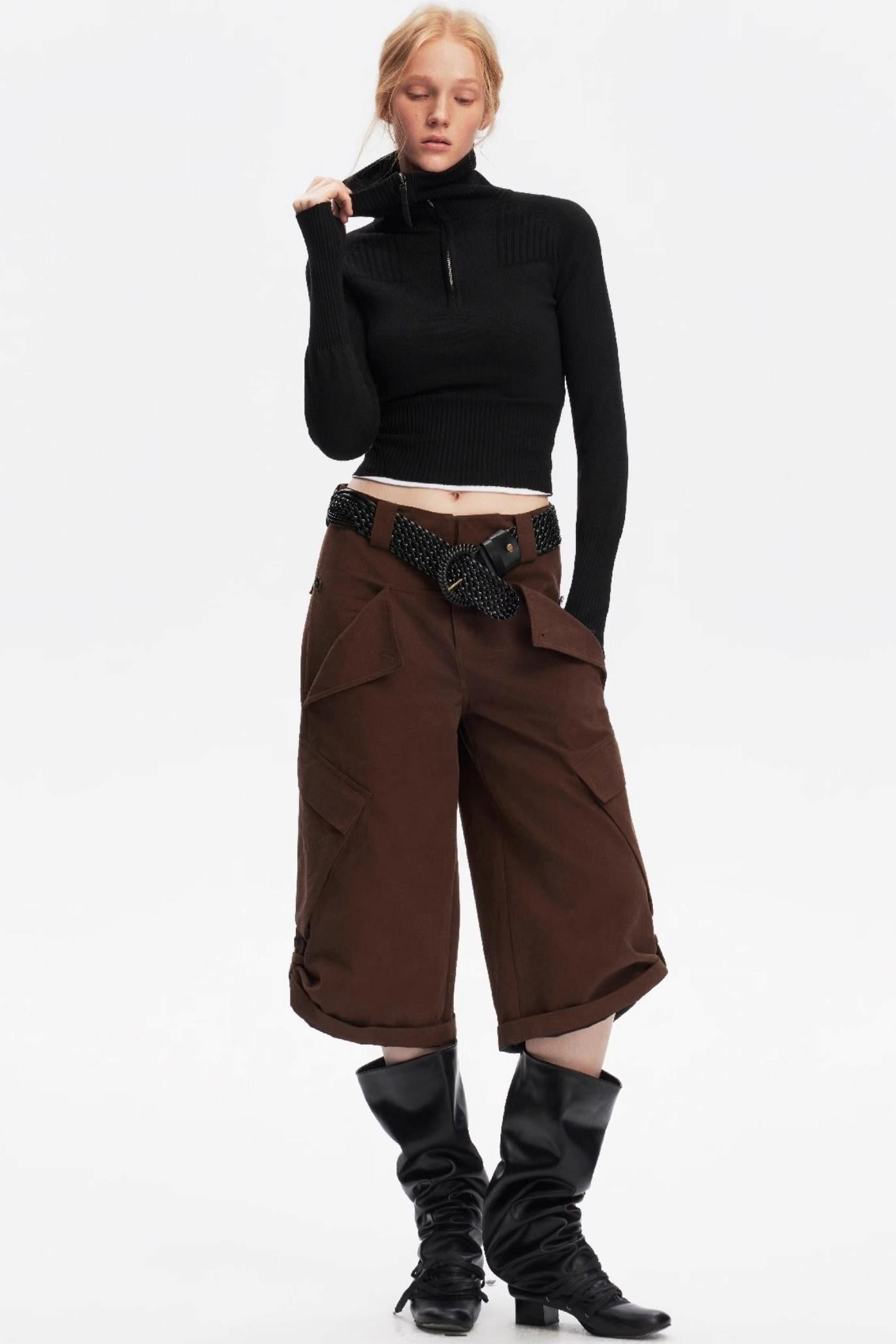 Half-Turtleneck Zip-Up Knitted Design Top