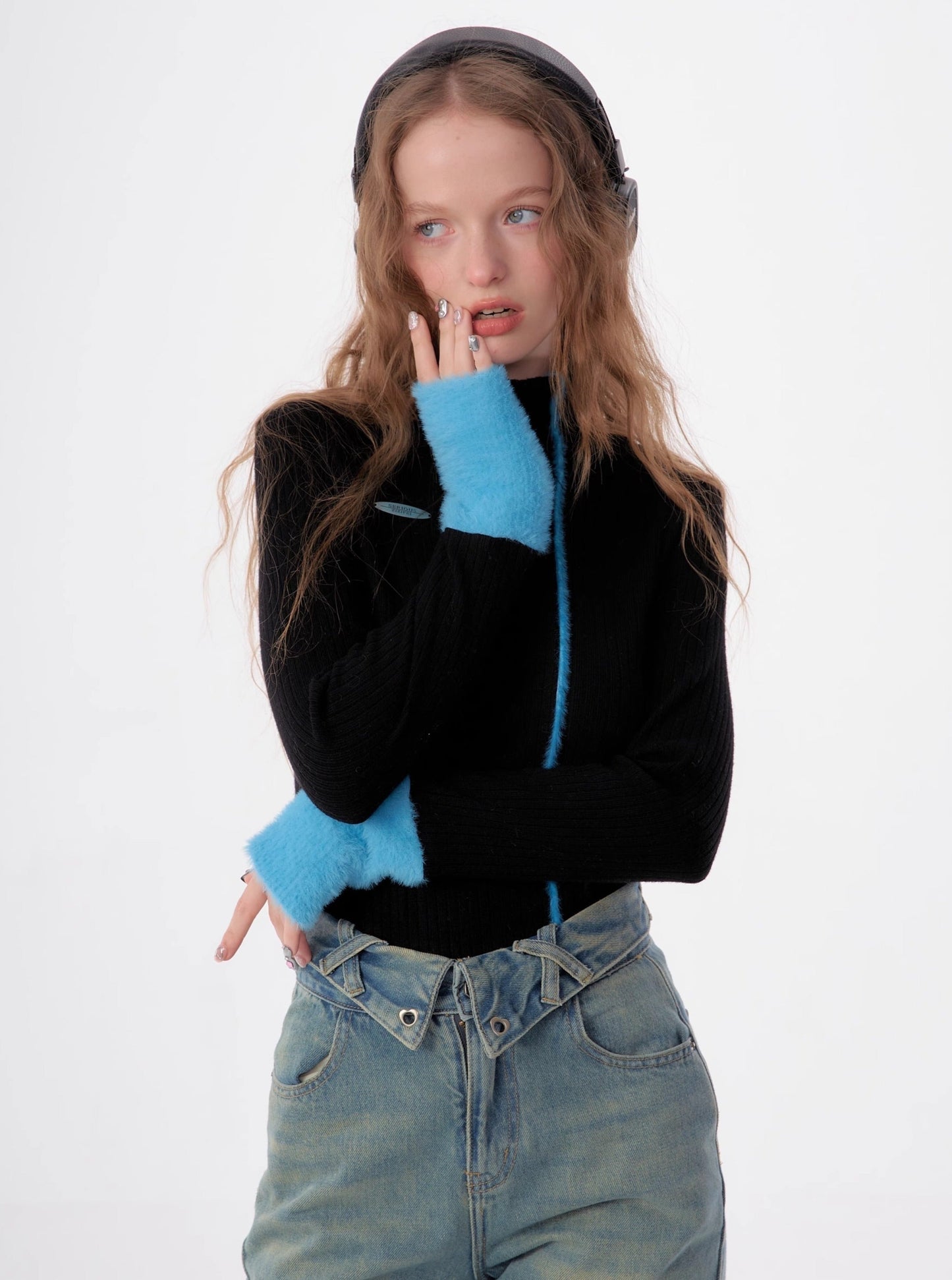 Slim turtleneck knitted top