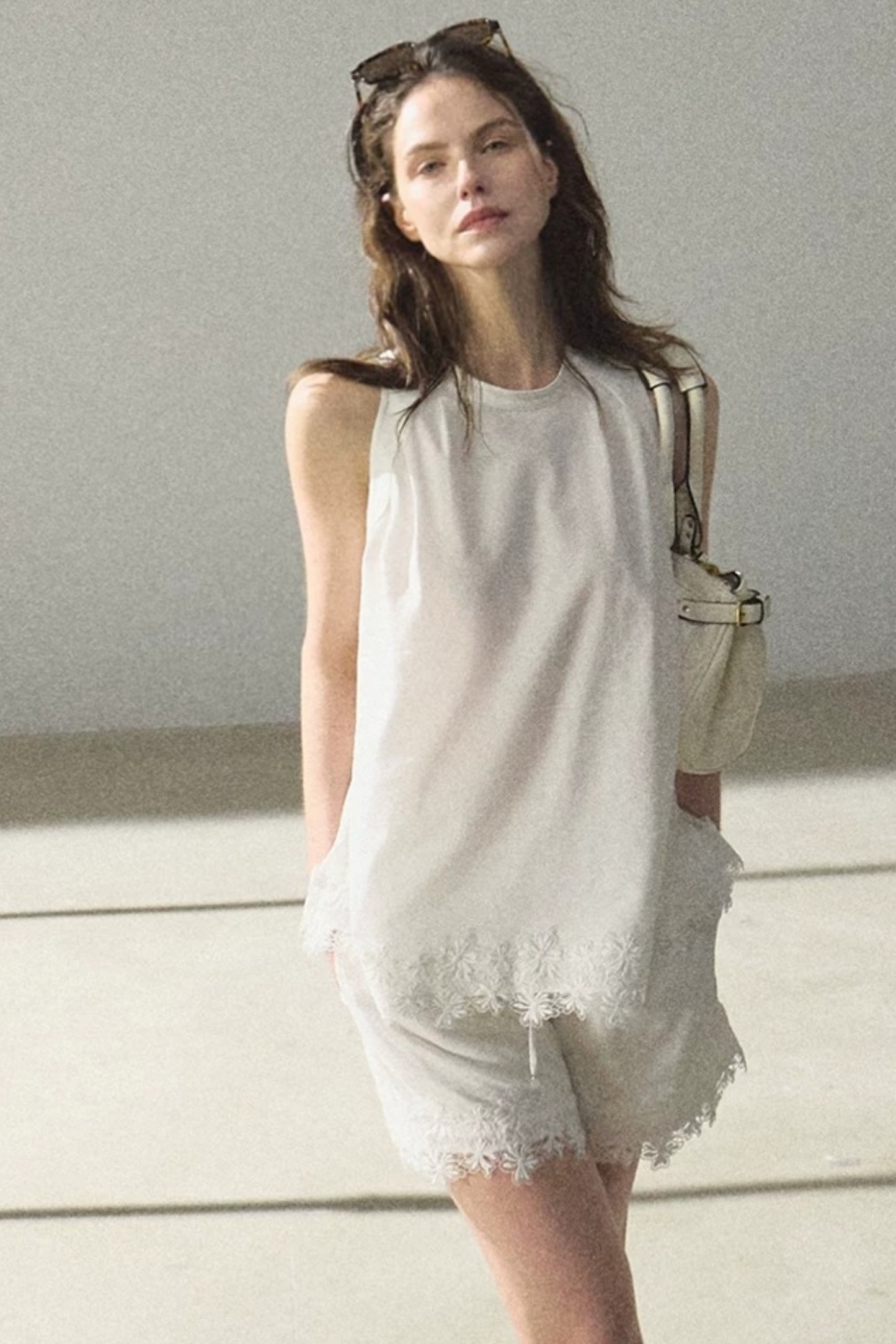 Lyocell-Spitzenhose mit weitem Bein