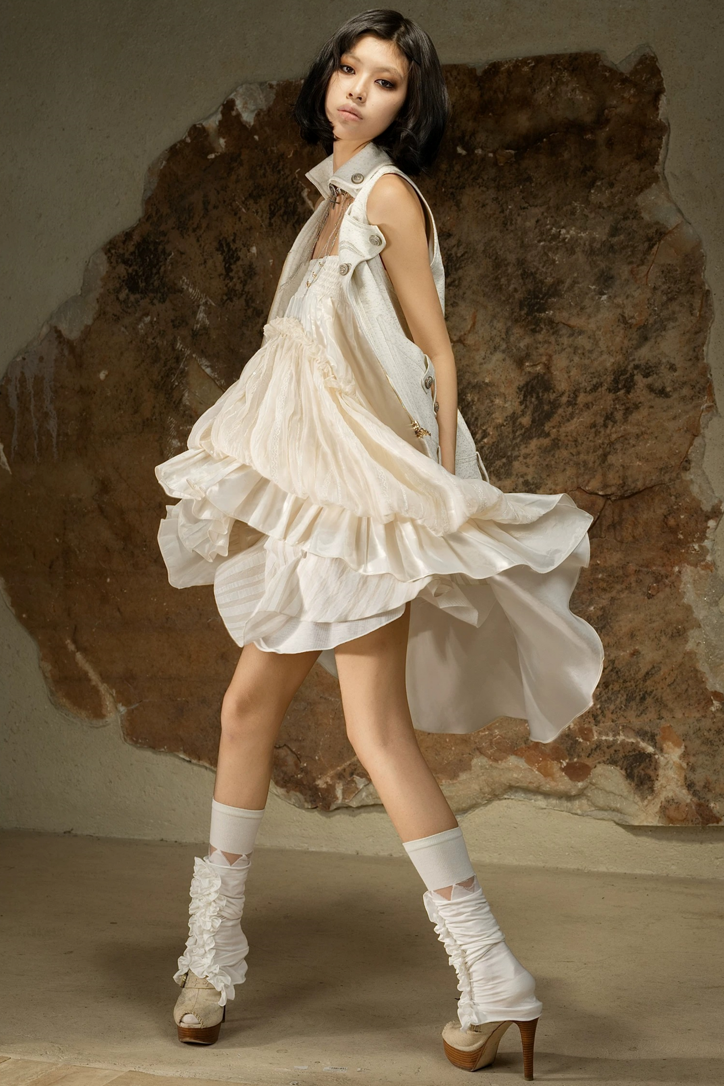 Asymmetrischer Rock mit hoher Taille