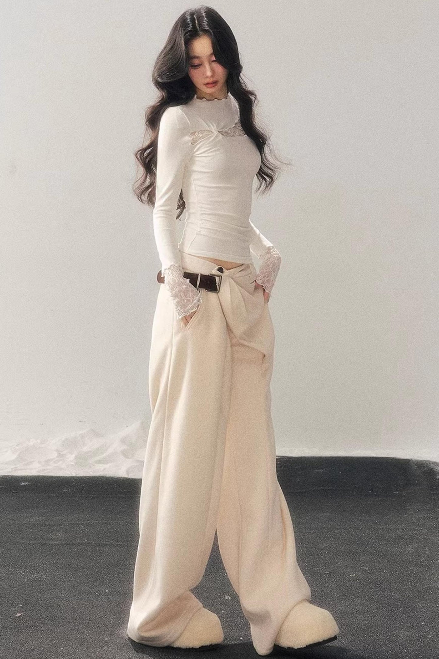 Lace Hollow-Out Slimming Top