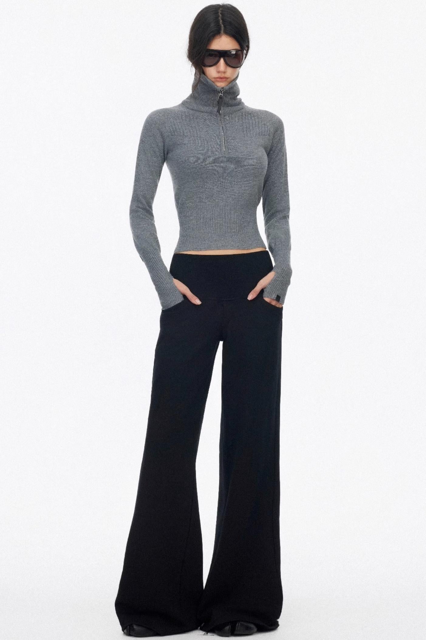 Half-Turtleneck Zip-Up Knitted Design Top