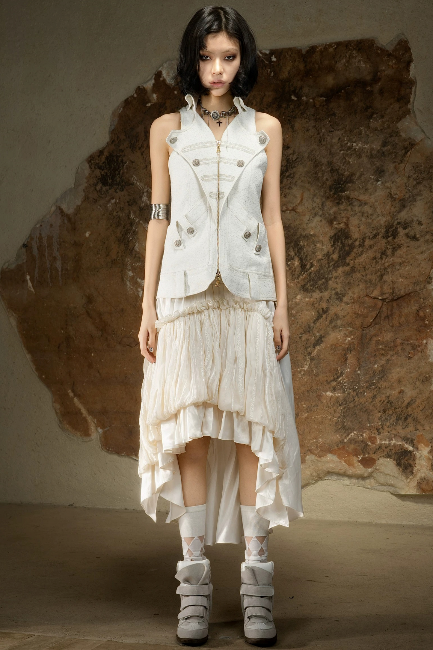Maglia gotica senza maniche con scollo all’americana