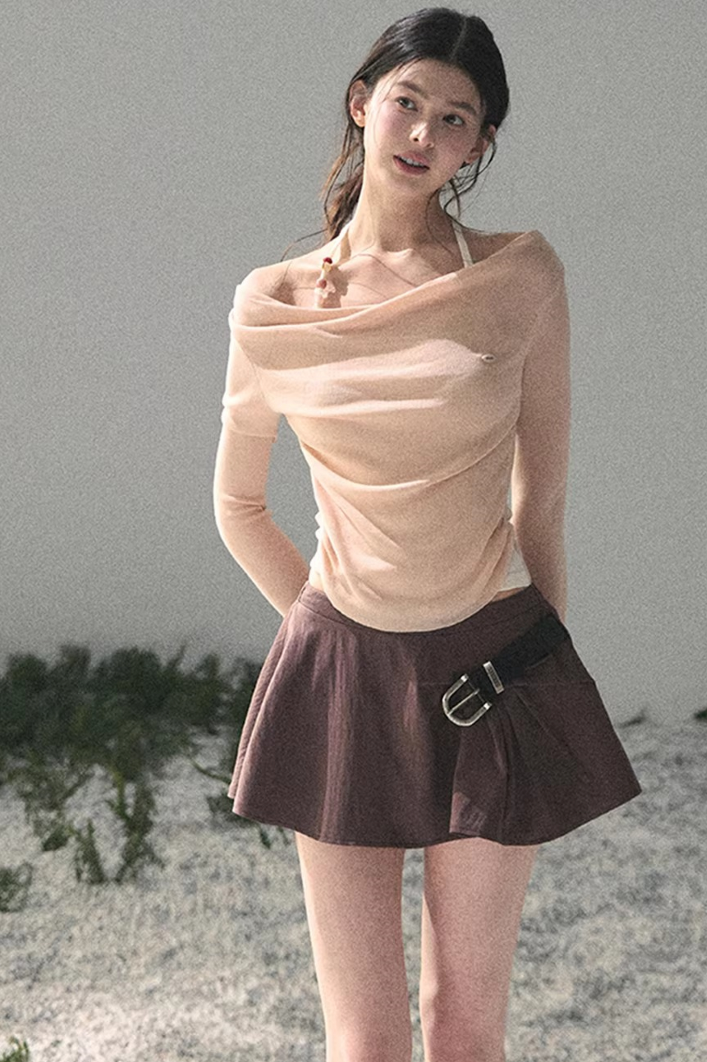 프로스티 숄더 홀터 탑