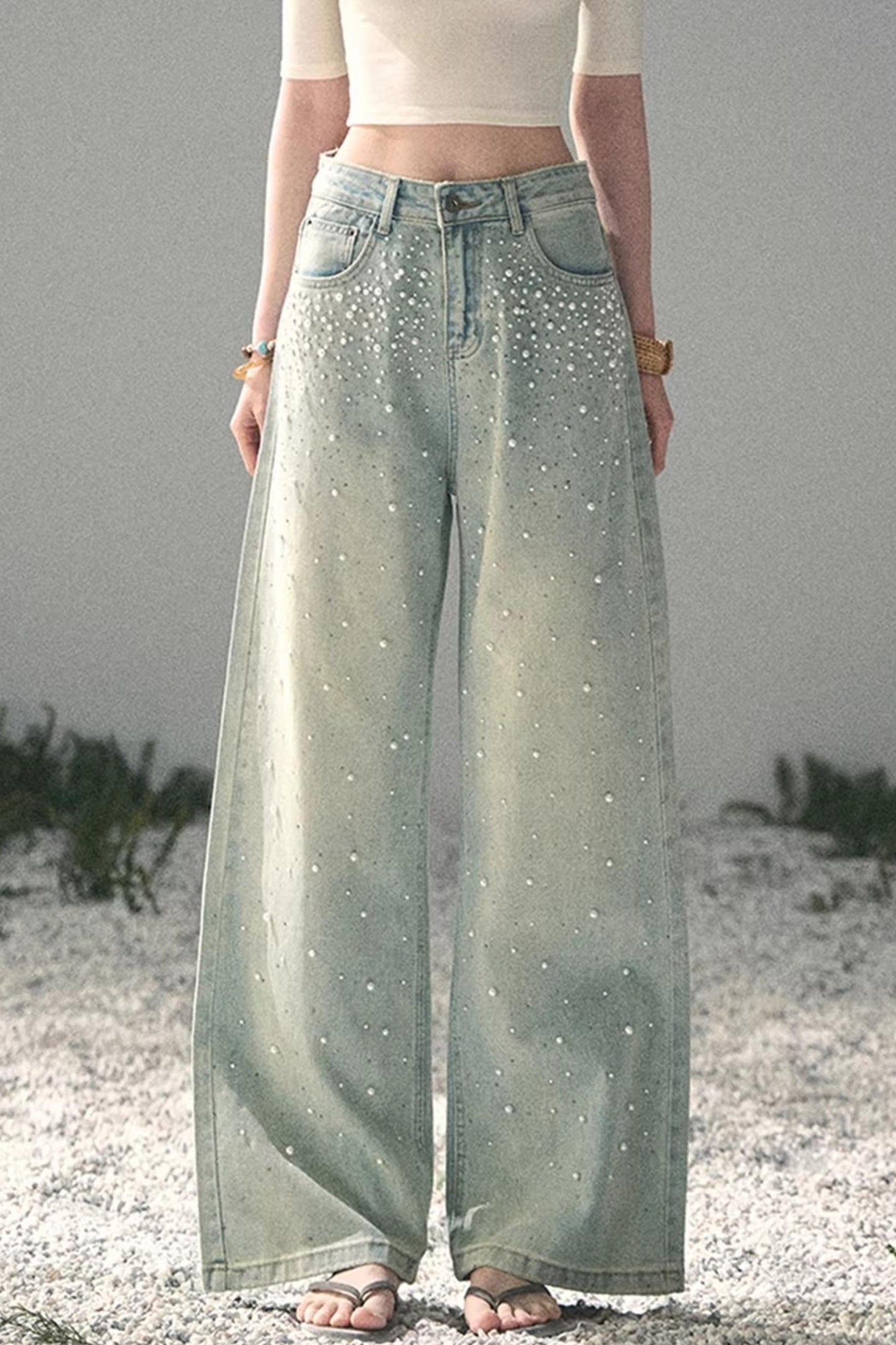 Pantalon en jean bleu clair perlé