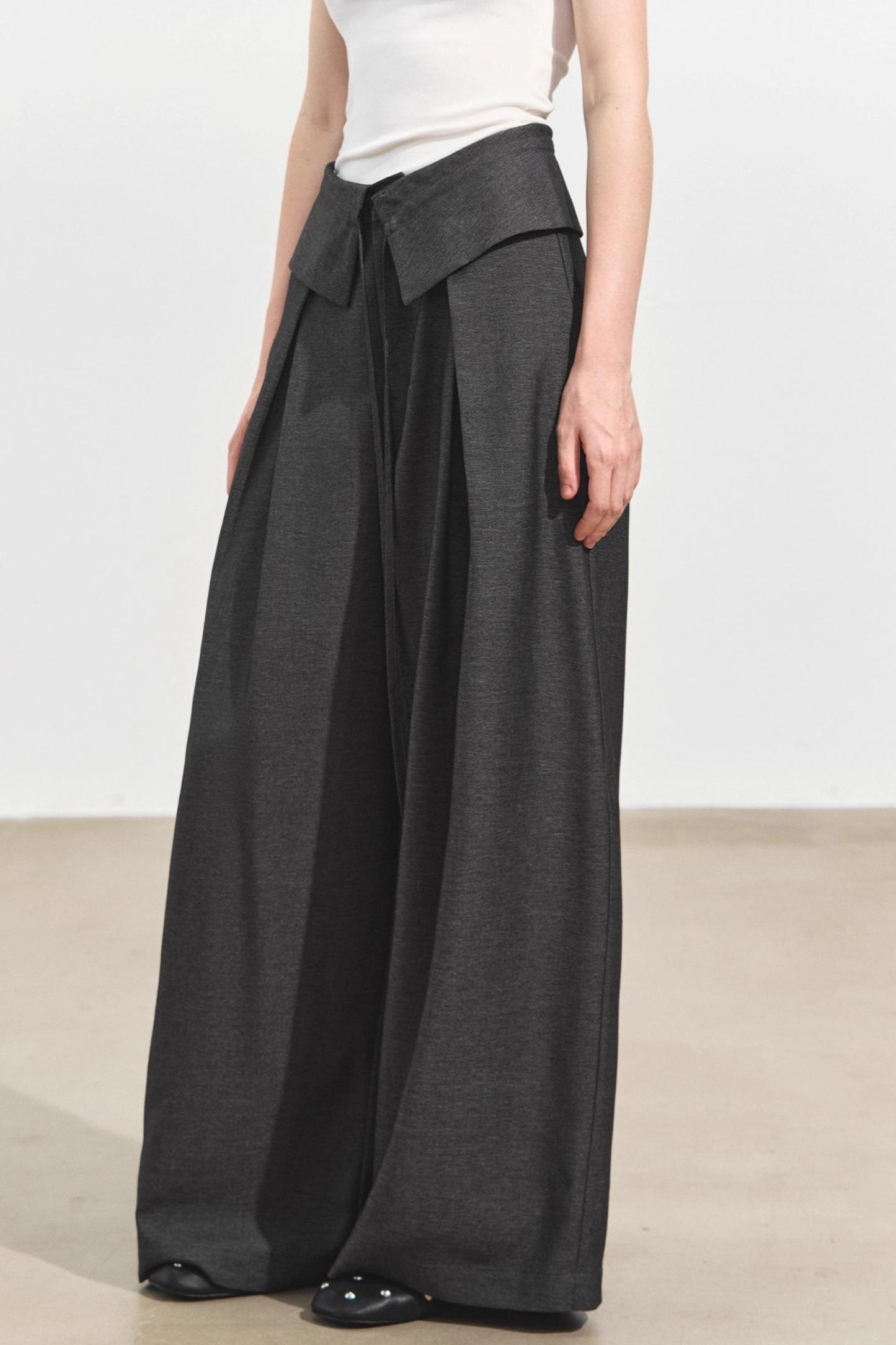 Flipped Waist Trousers