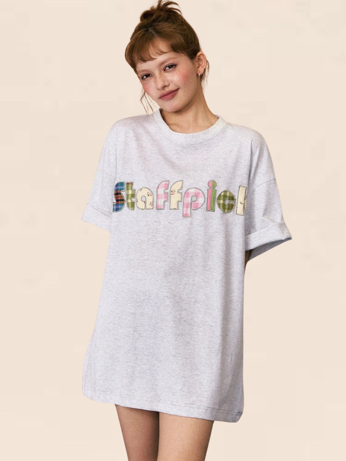 Kurzarm-T-Shirt mit Buchstabendruck