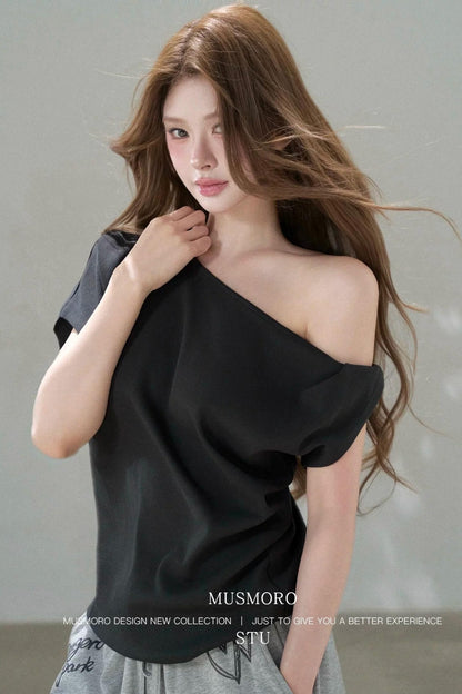 Three-Dimensional Twist Shoulder Top