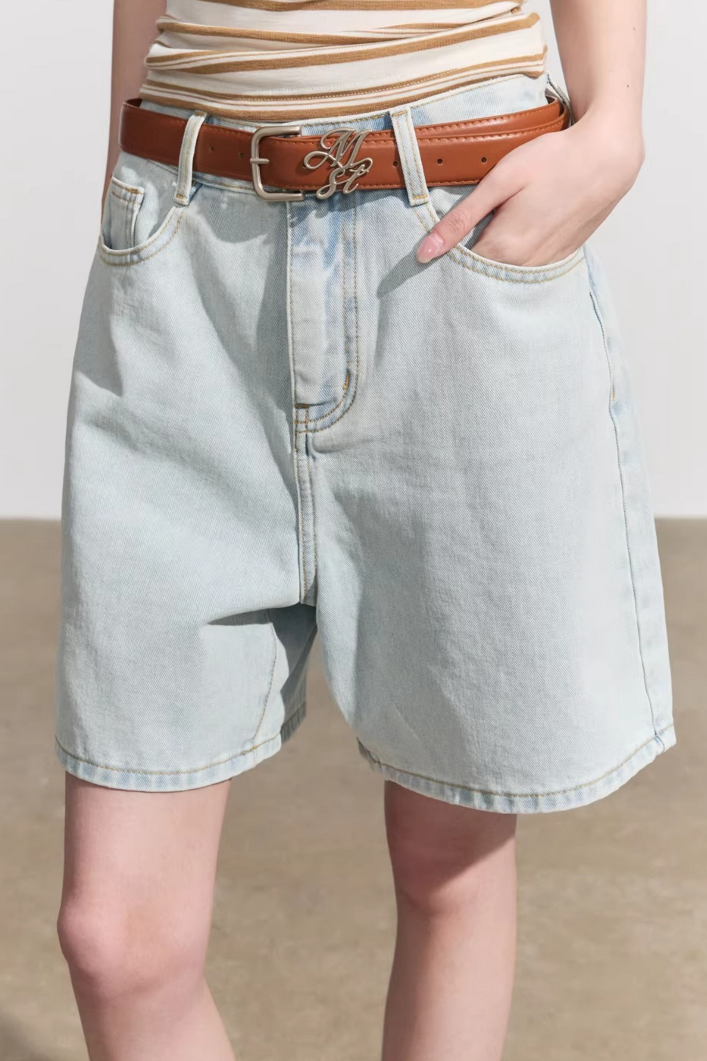 Short in denim lavaggio vintage a vita alta