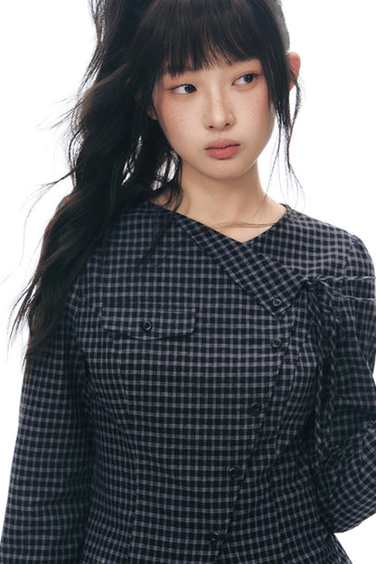 Anordnung aus diagonal kariertem Hemd und Blumenrock