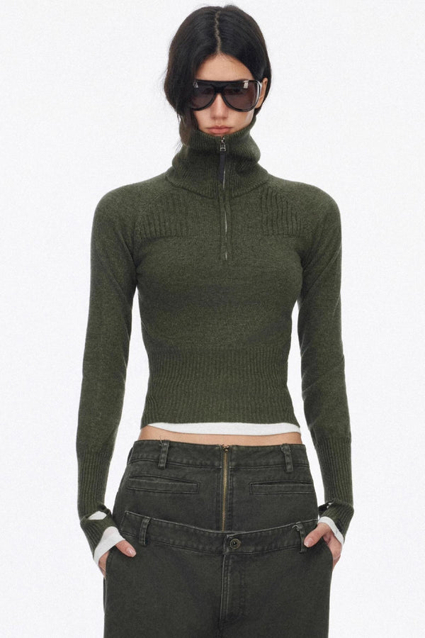 Half-Turtleneck Zip-Up Knitted Design Top