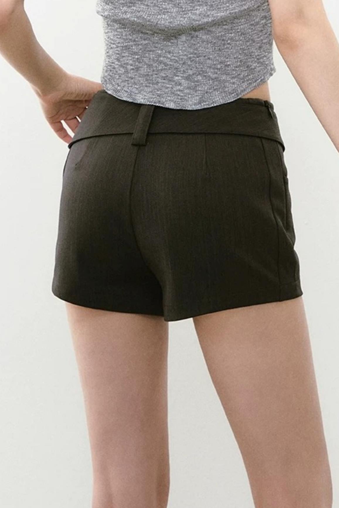 Viapitti Rivet Irregular Waistband Shorts