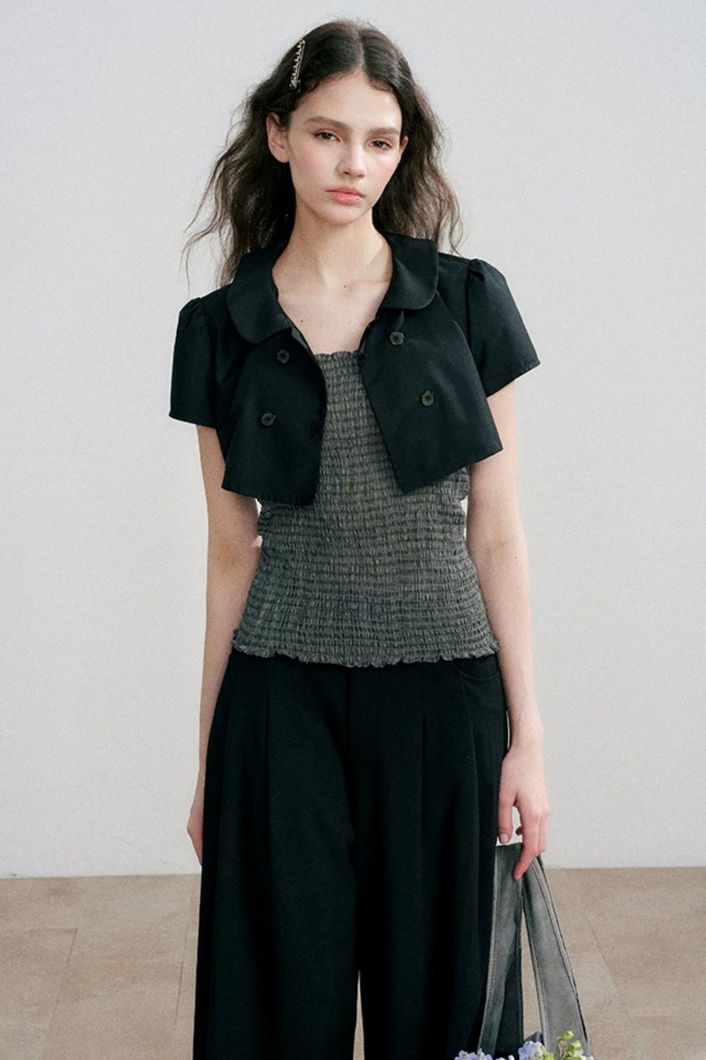 Conjunto de cárdigan y top de tirantes de verano