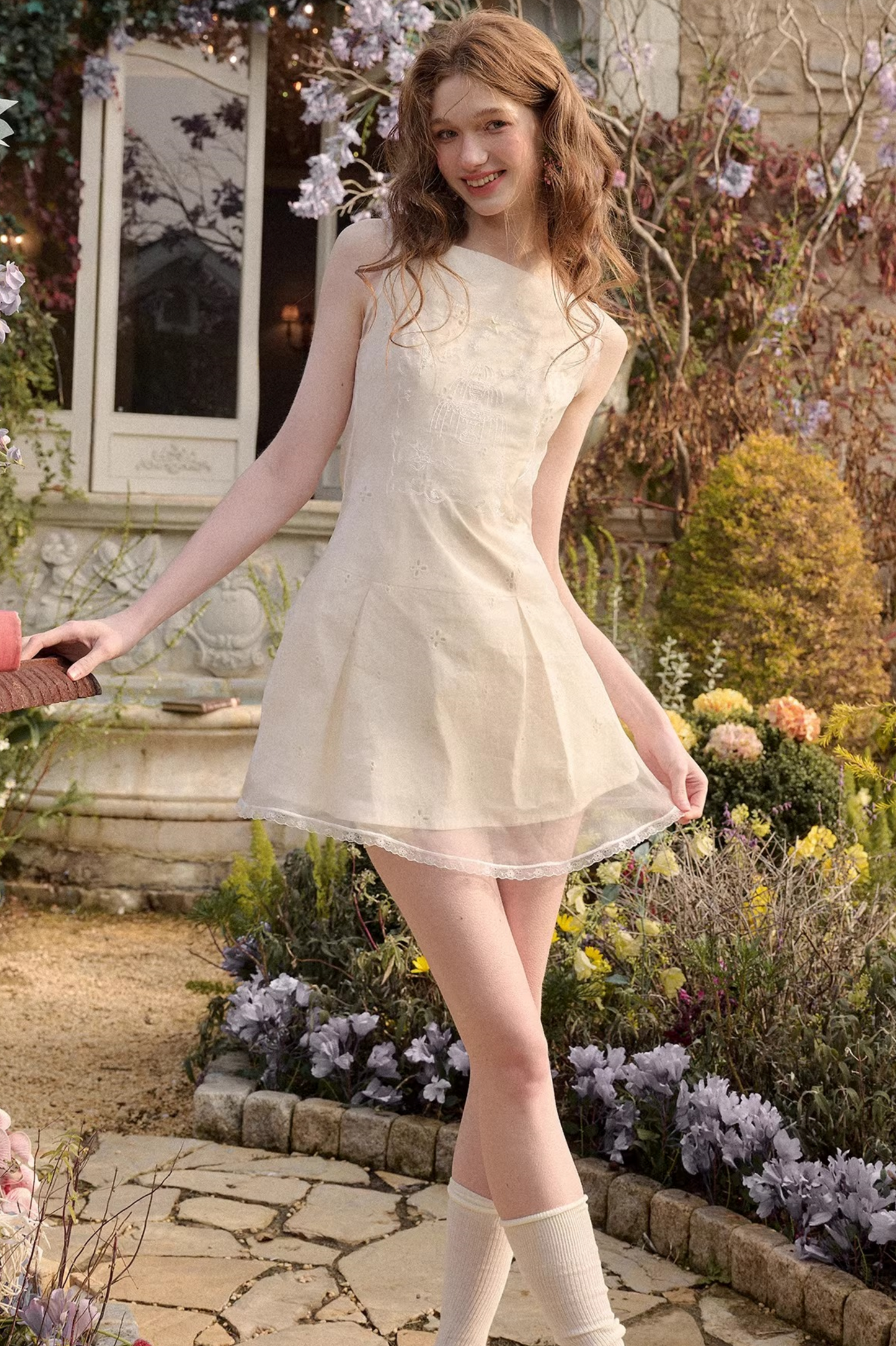 Himmelinsel-besticktes Kleid