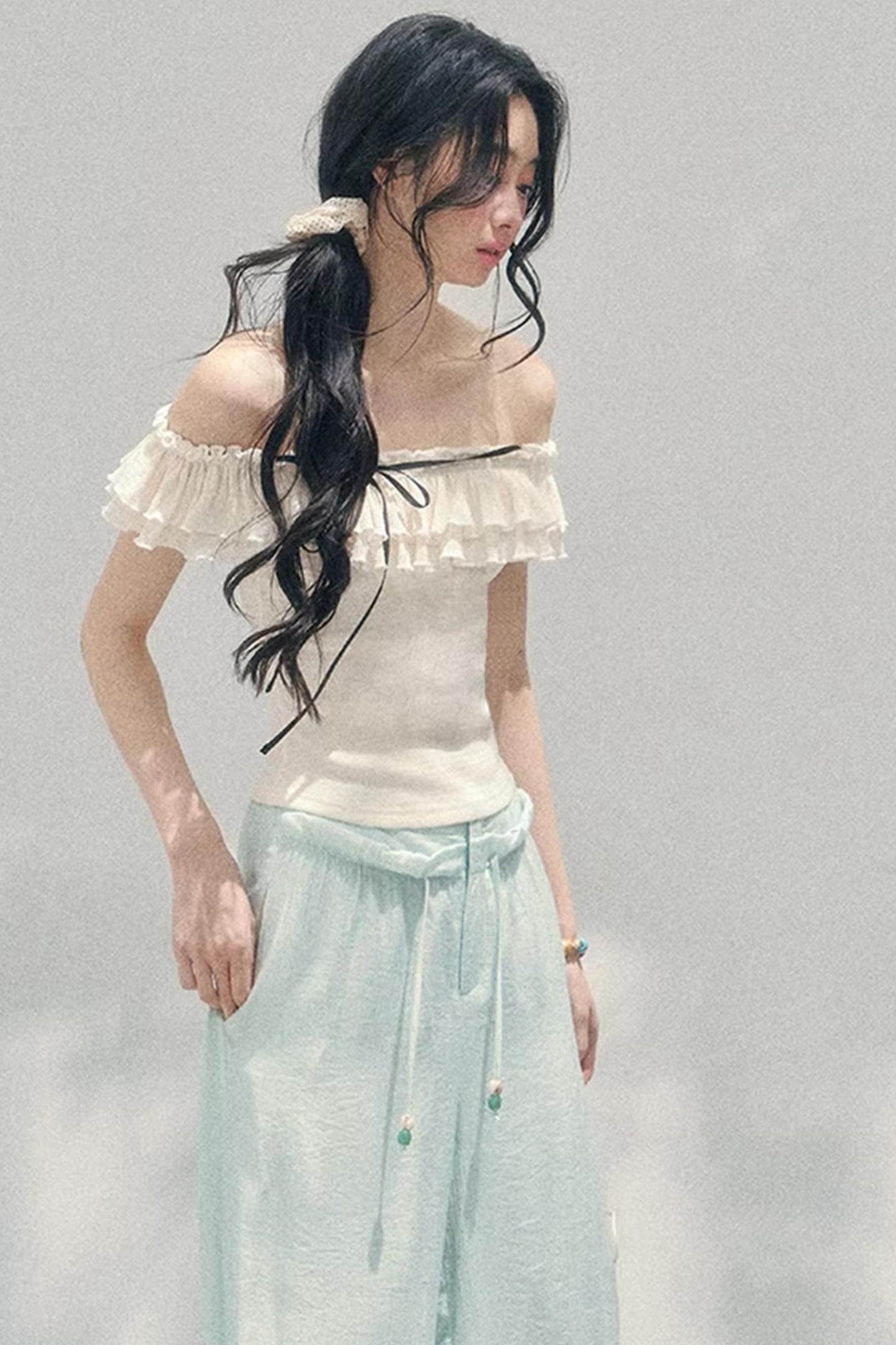 Schulterfreie Rüschenbluse