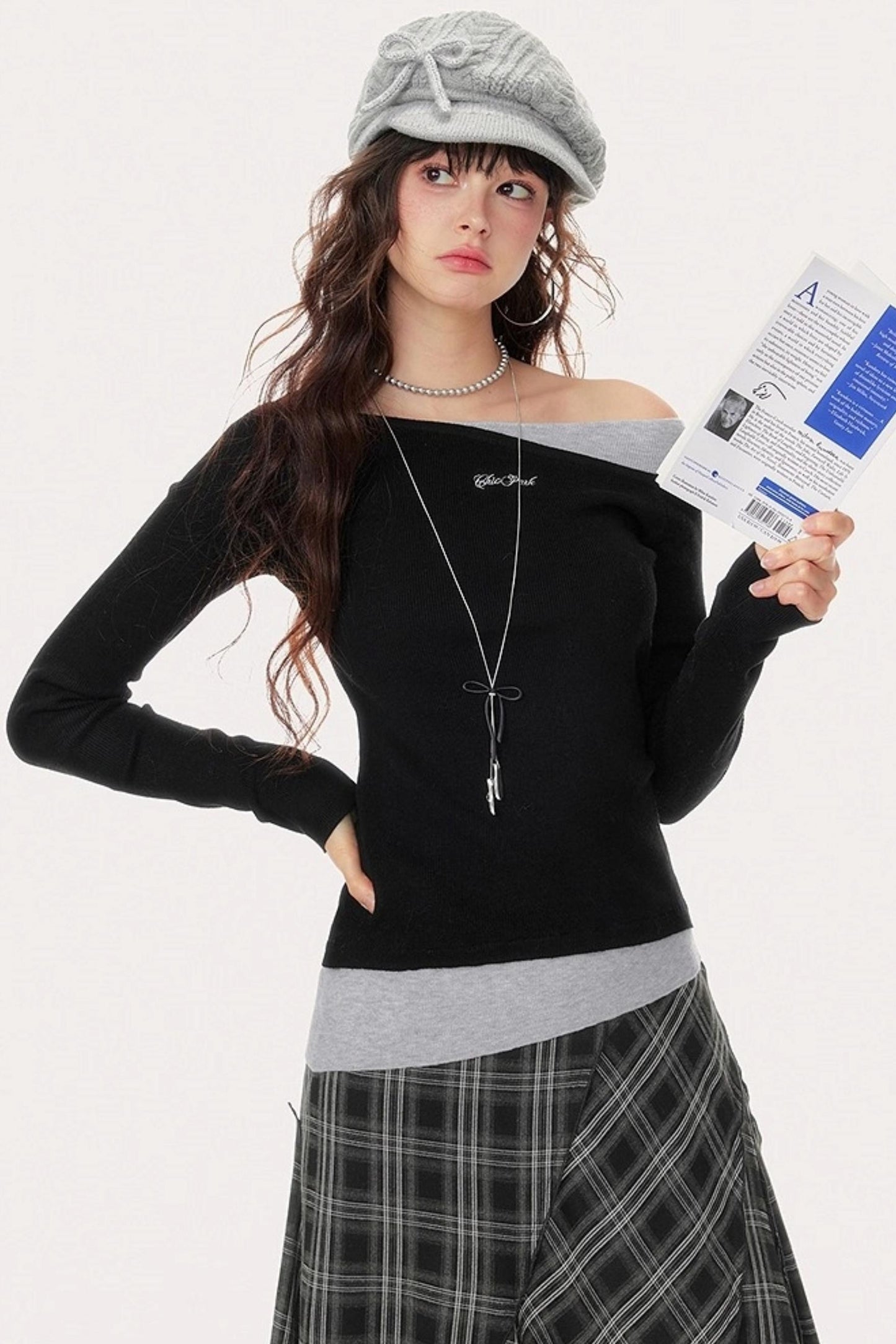 Gentle Embroidery Knitted Sweater